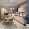 cucina-moderna-tortora-creo-kitchens-ad-angolo-kyra